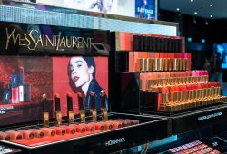YSL Beauty impacta a todos con una campaña contra la violencia de pareja
